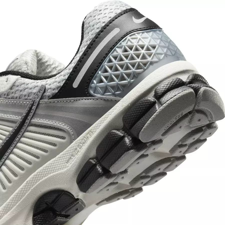 Nike-Zoom-Vomero-5-Photon-Dust-Phantom-Black-HQ1182-001-7